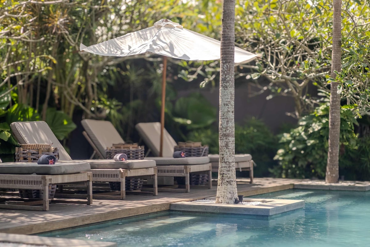 Address Bali Villa shared living and dining space for luxury group stays