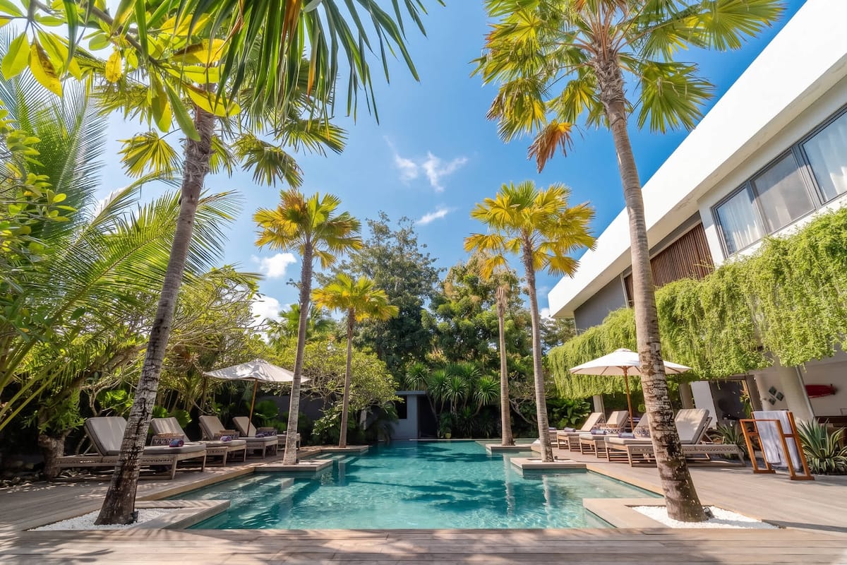 Address Bali Villa poolside area for wedding gathering spaces